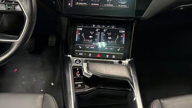 2021 Audi e-tron quattro Premium