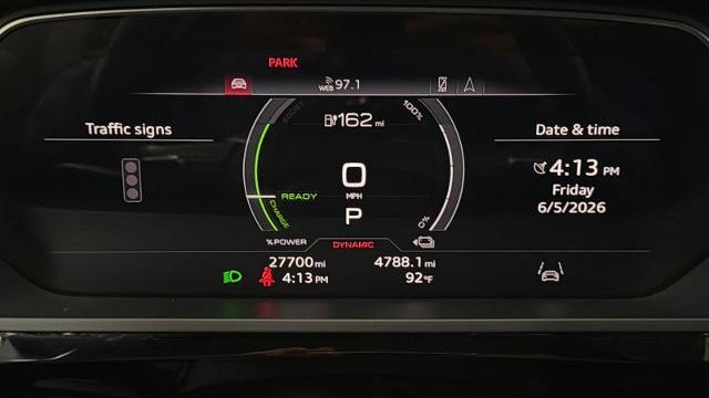2021 Audi e-tron quattro Premium