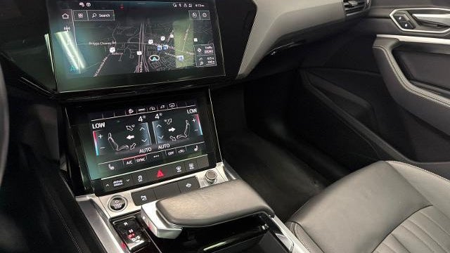 2021 Audi e-tron quattro Premium