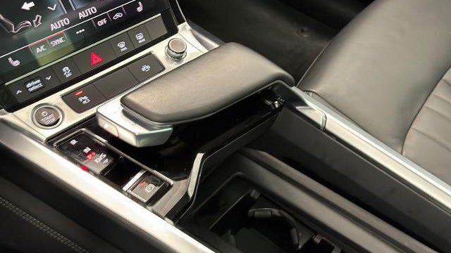2021 Audi e-tron quattro Premium