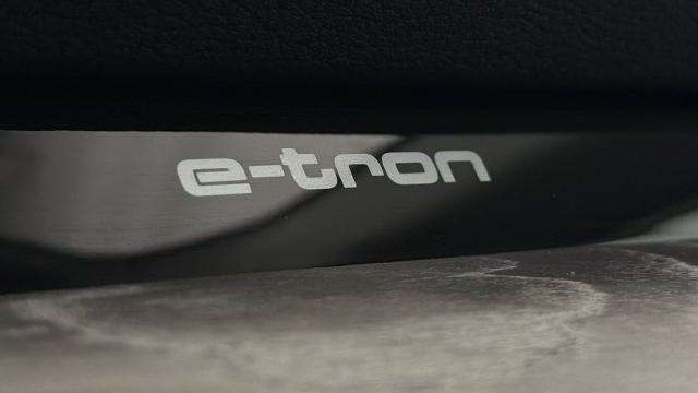 2021 Audi e-tron quattro Premium