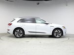 2022 e-tron Thumbnail 7