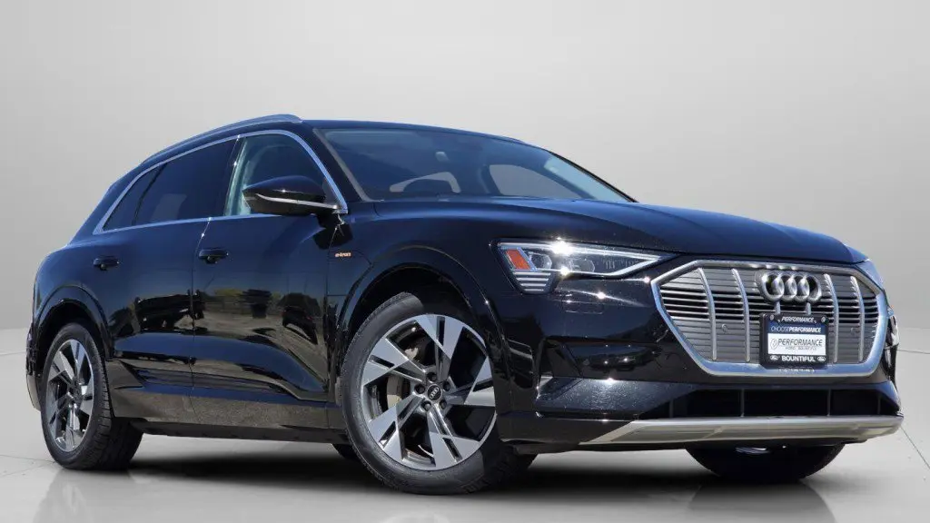 2022 Audi e-tron quattro Premium