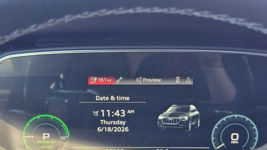 2022 Audi e-tron quattro Premium