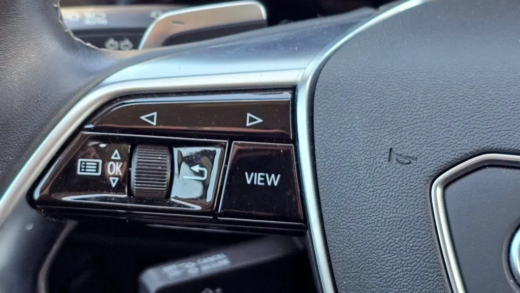 2022 Audi e-tron quattro Premium