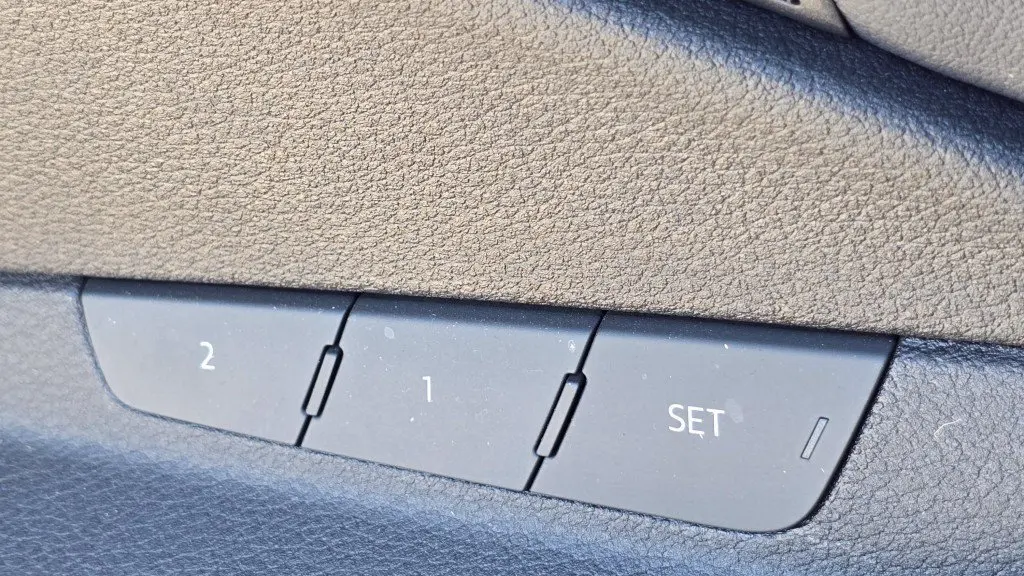2022 Audi e-tron quattro Premium