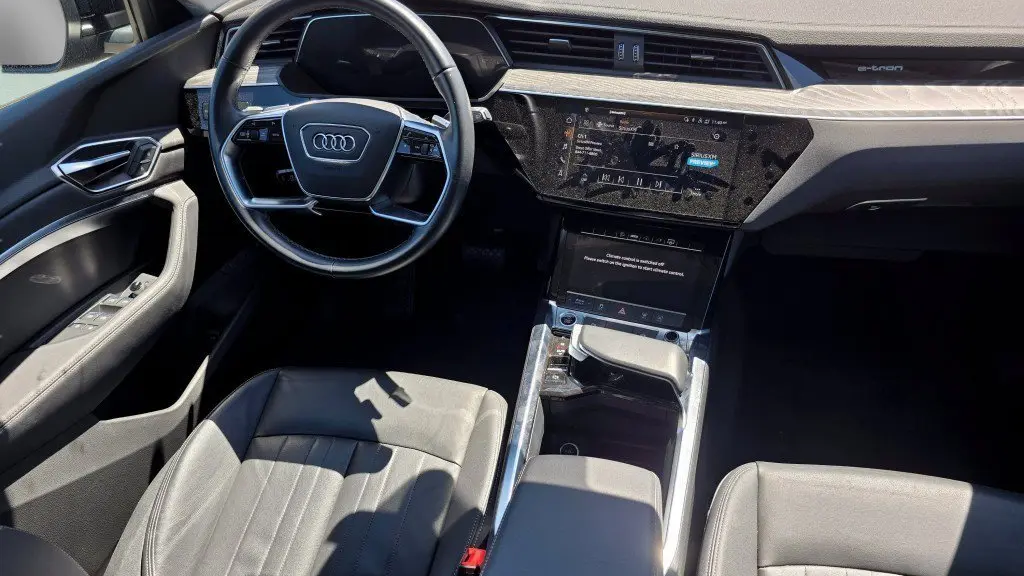 2022 Audi e-tron quattro Premium