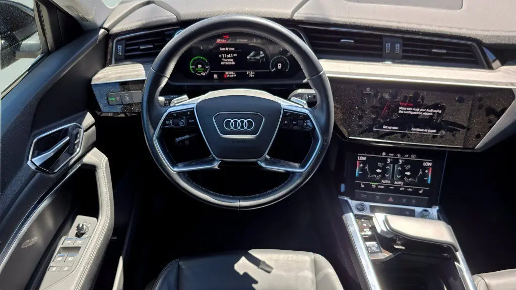 2022 Audi e-tron quattro Premium