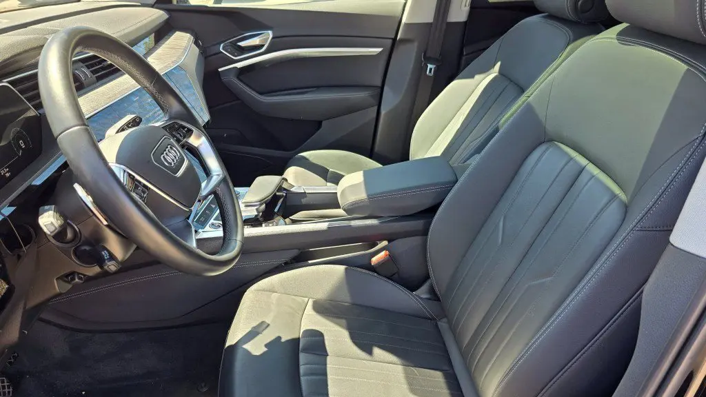 2022 Audi e-tron quattro Premium