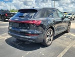 2022 e-tron Thumbnail 5