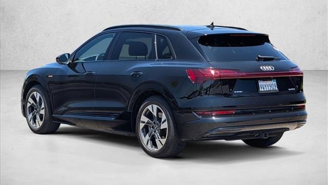 2022 Audi e-tron quattro Premium