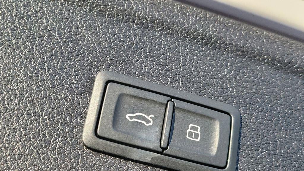 2023 Audi Q5 quattro Premium 40 TFSI