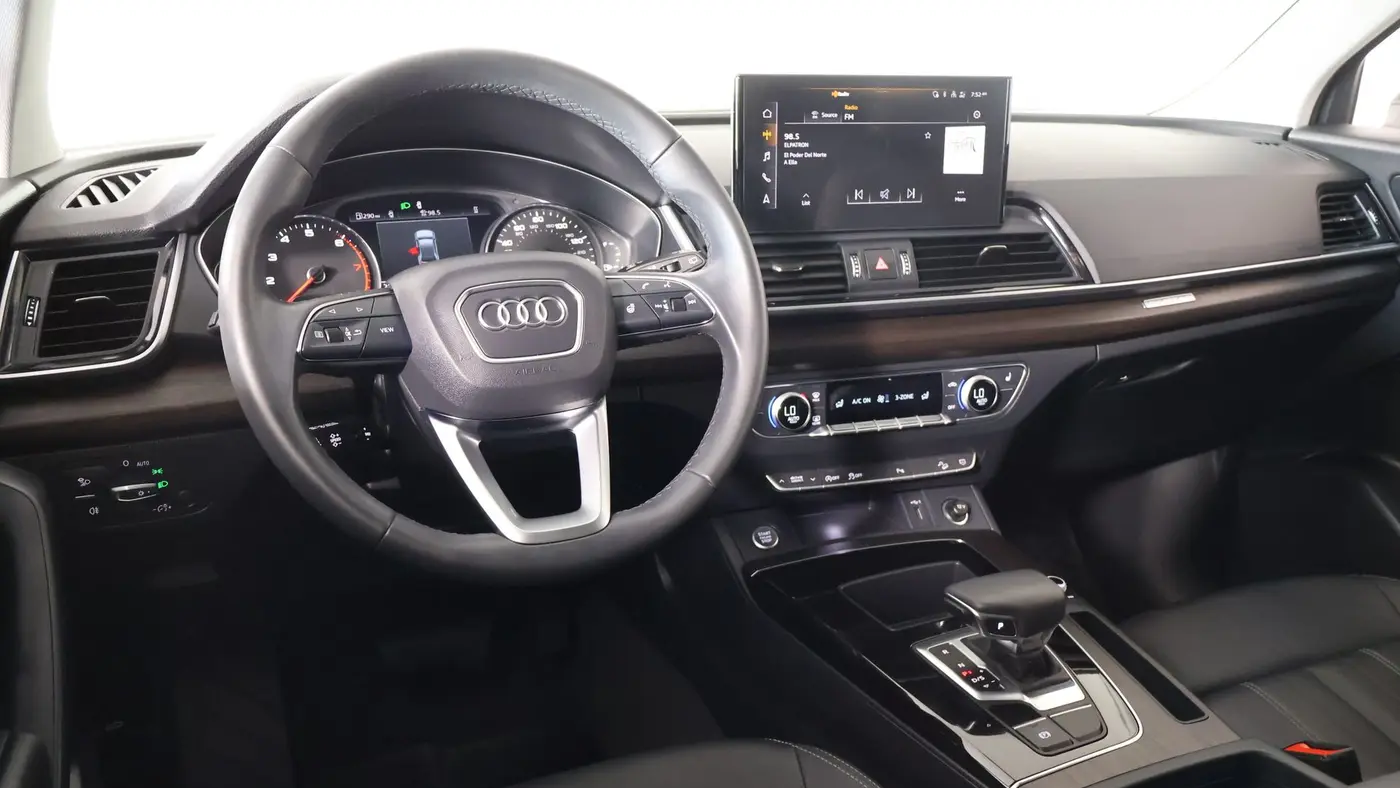 2024 Audi Q5 quattro Premium 40 TFSI