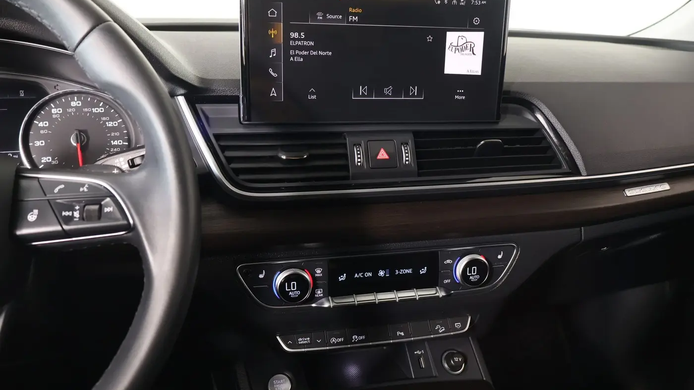 2024 Audi Q5 quattro Premium 40 TFSI