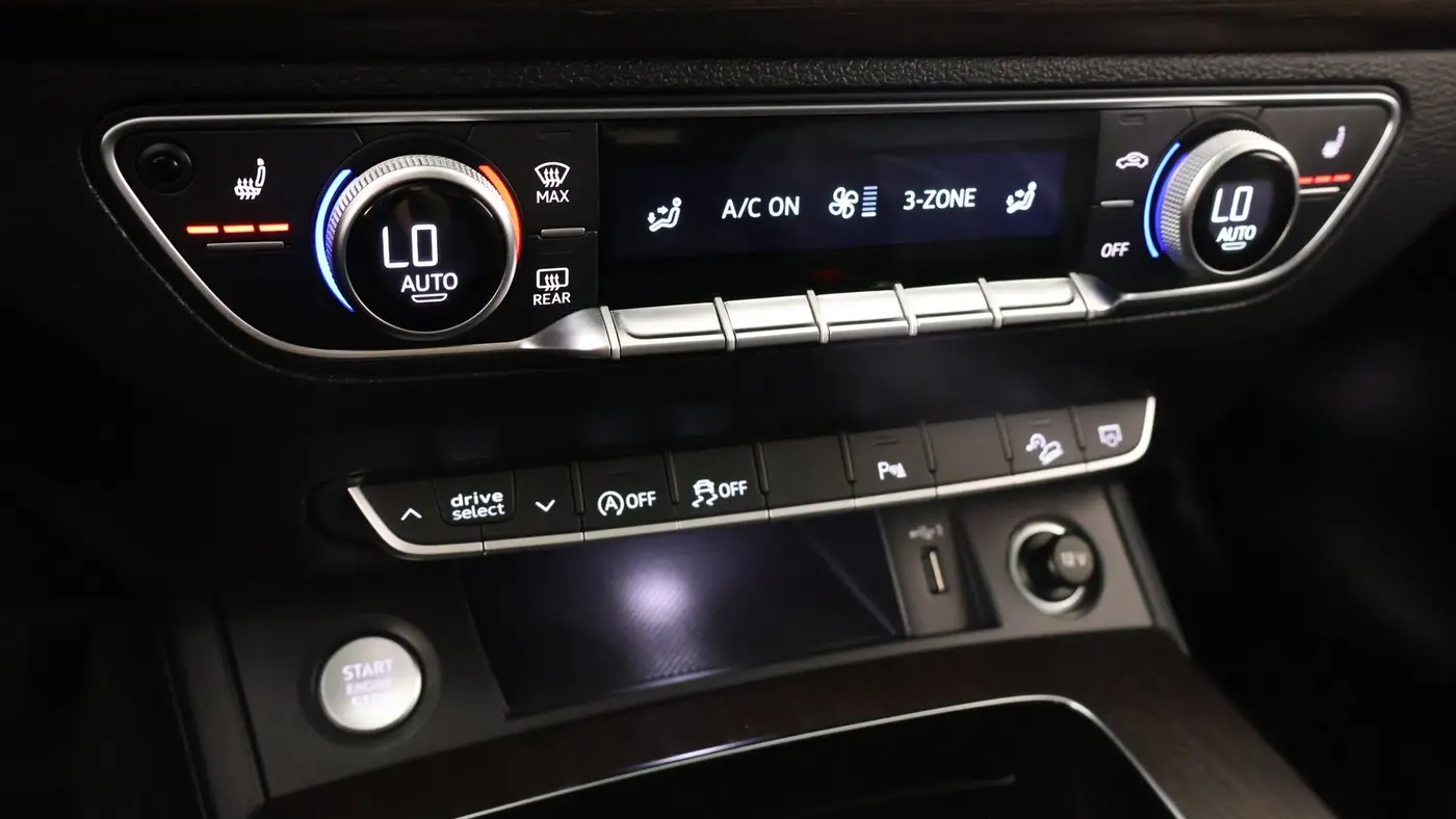 2024 Audi Q5 quattro Premium 40 TFSI