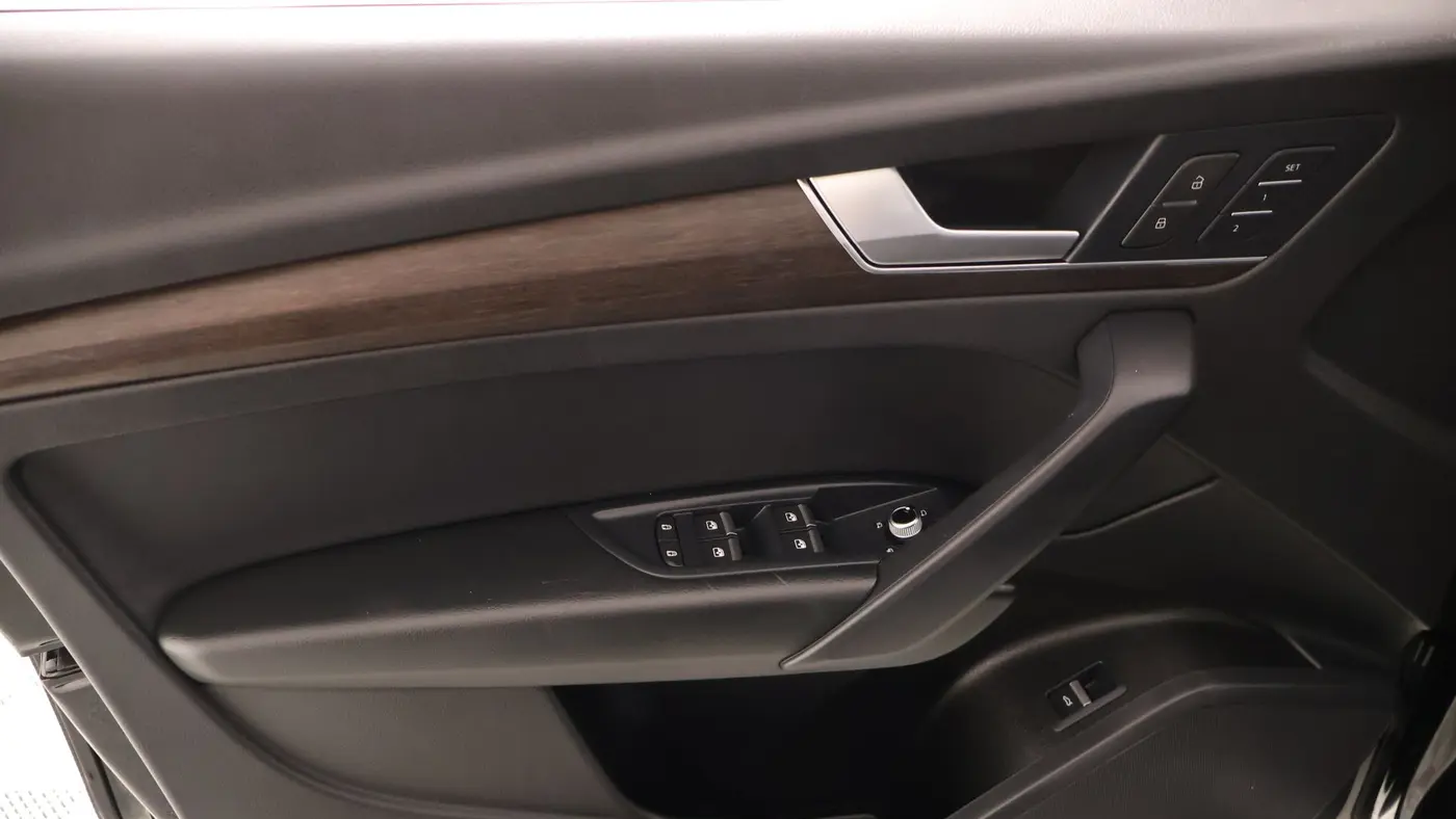 2024 Audi Q5 quattro Premium 40 TFSI