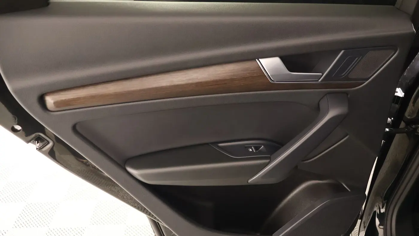 2024 Audi Q5 quattro Premium 40 TFSI