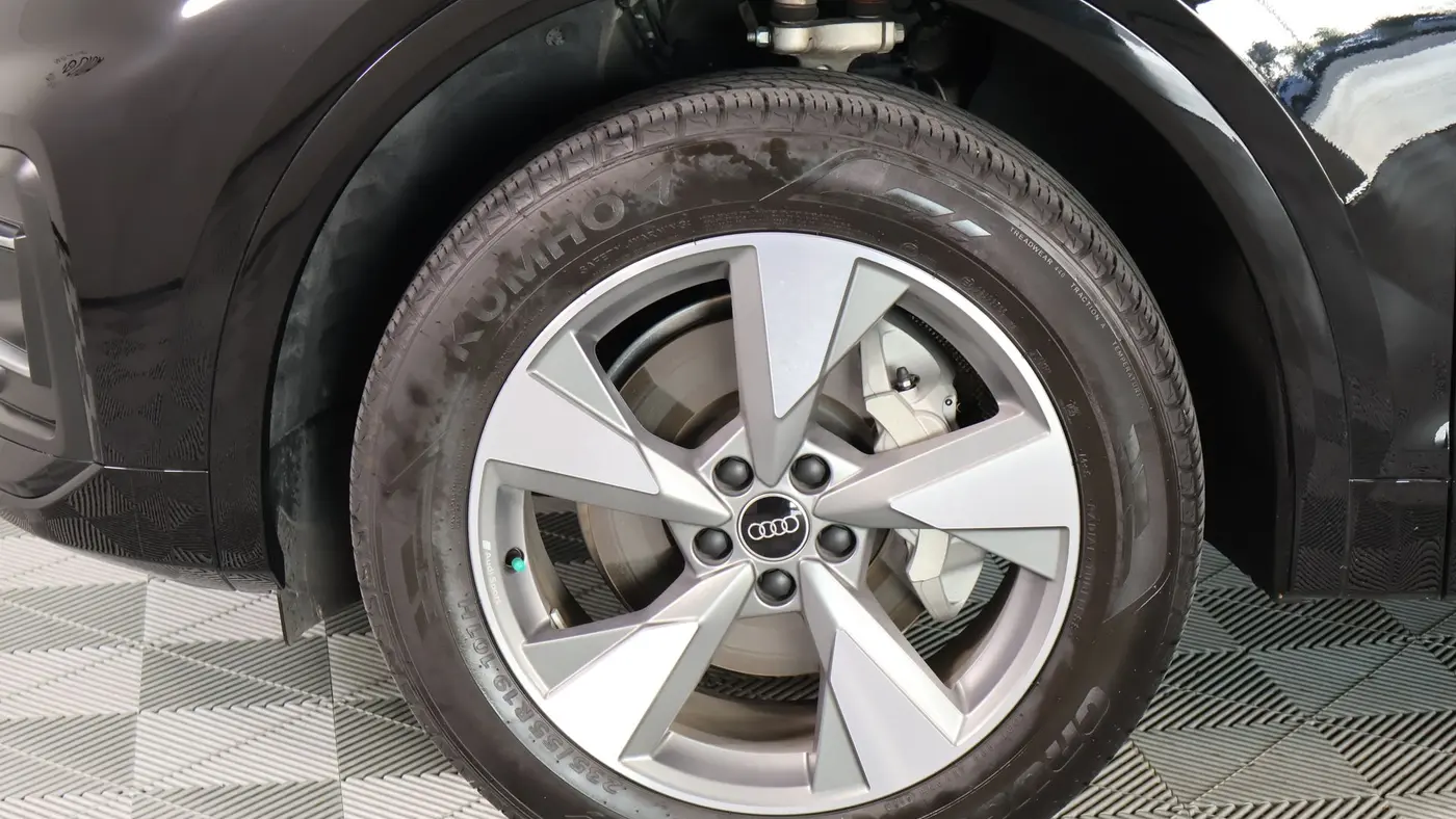 2024 Audi Q5 quattro Premium 40 TFSI