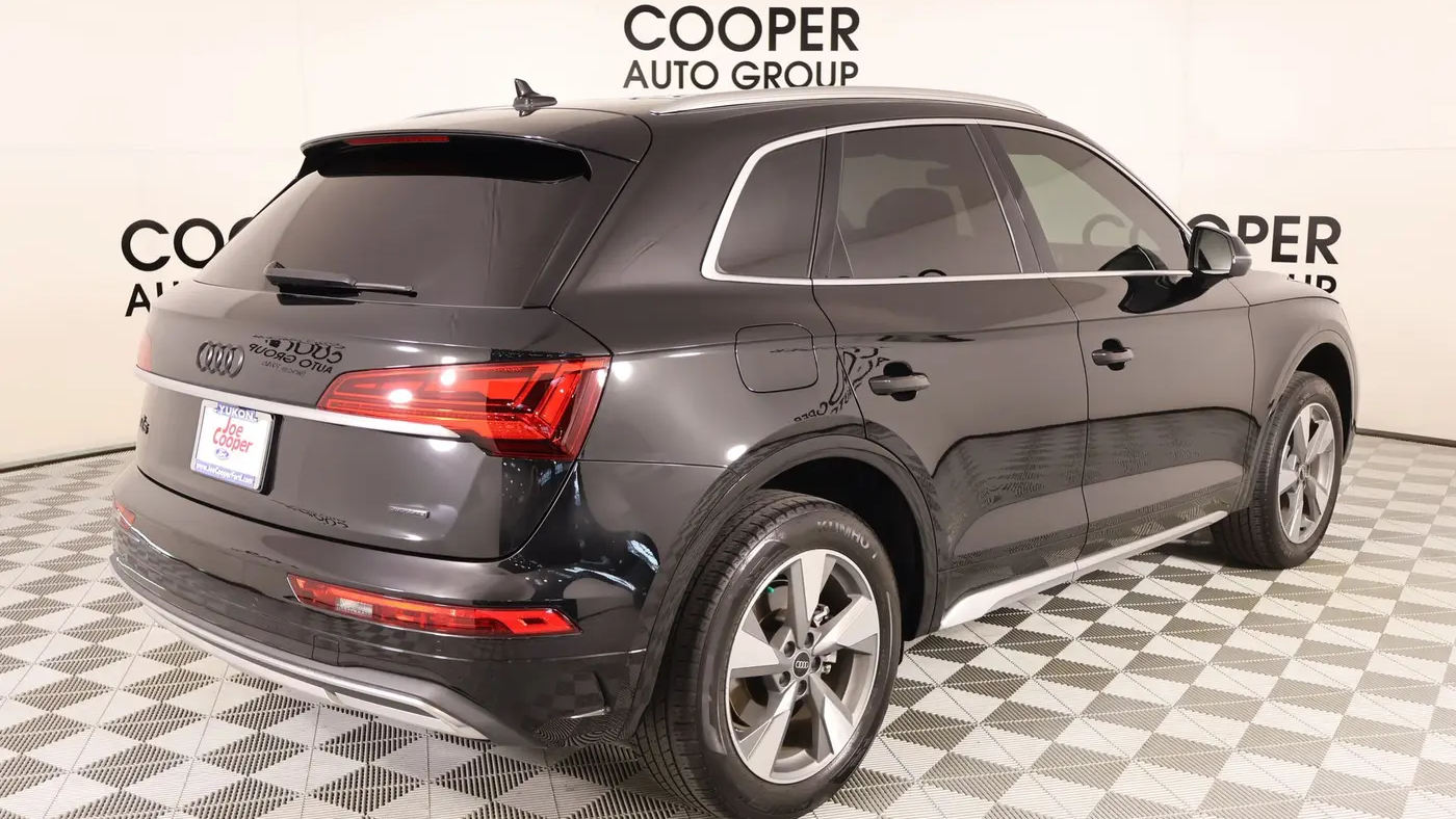 2024 Audi Q5 quattro Premium 40 TFSI
