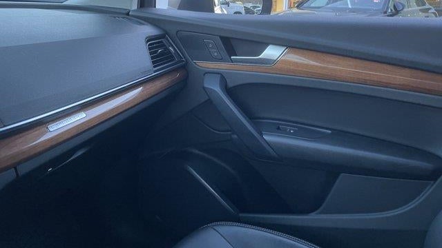 2023 Audi Q5 quattro Premium 40 TFSI