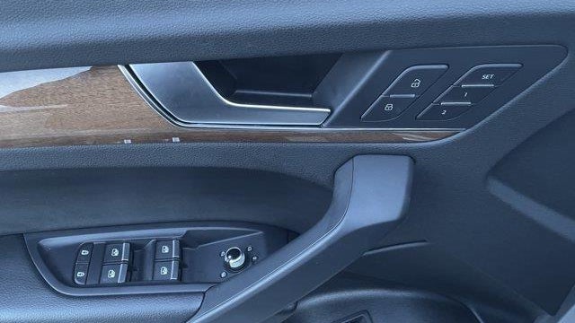 2023 Audi Q5 quattro Premium 40 TFSI