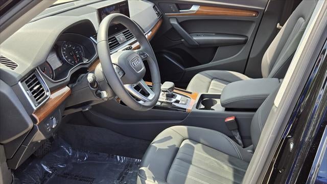 2023 Audi Q5 quattro Premium 40 TFSI