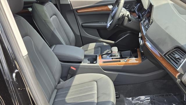 2023 Audi Q5 quattro Premium 40 TFSI