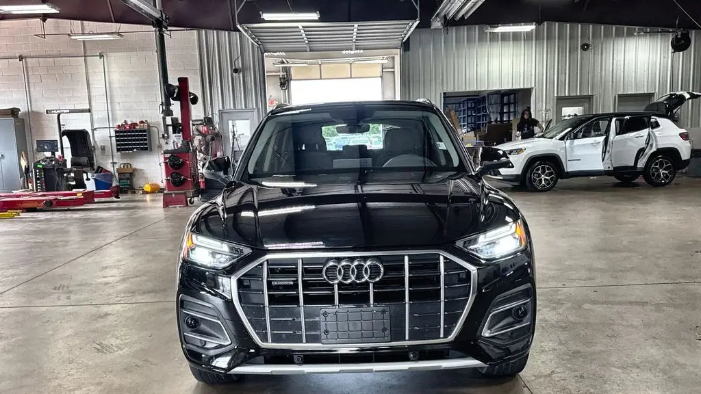 2023 Audi Q5 quattro Premium 40 TFSI