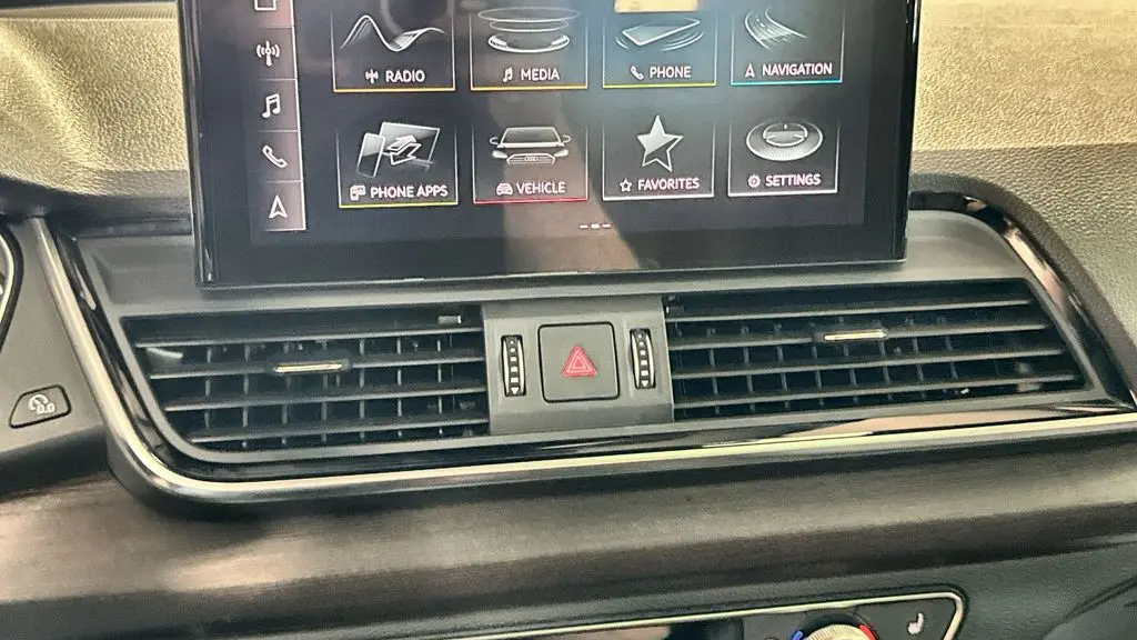 2023 Audi Q5 quattro Premium 40 TFSI
