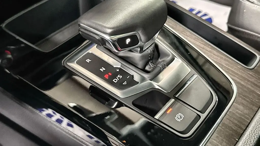 2023 Audi Q5 quattro Premium 40 TFSI