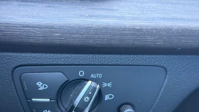 2024 Audi Q5 quattro Premium 40 TFSI