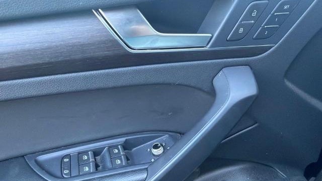 2024 Audi Q5 quattro Premium 40 TFSI