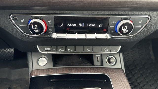 2023 Audi Q5 quattro Premium 40 TFSI