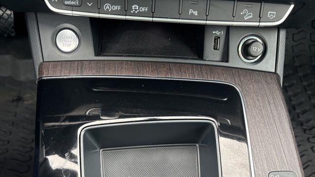 2023 Audi Q5 quattro Premium 40 TFSI
