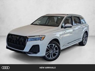 2026 Audi Q7 with Carrara White Exterior