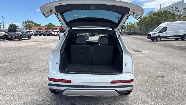 2025 Audi Q7 quattro Premium 45 TFSI