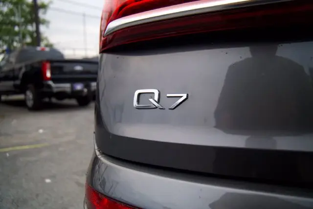 2023 Audi Q7 - $31,855