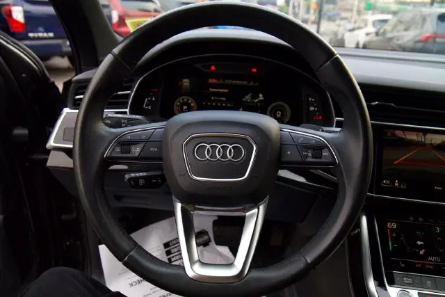 2023 Audi Q7 - $31,855