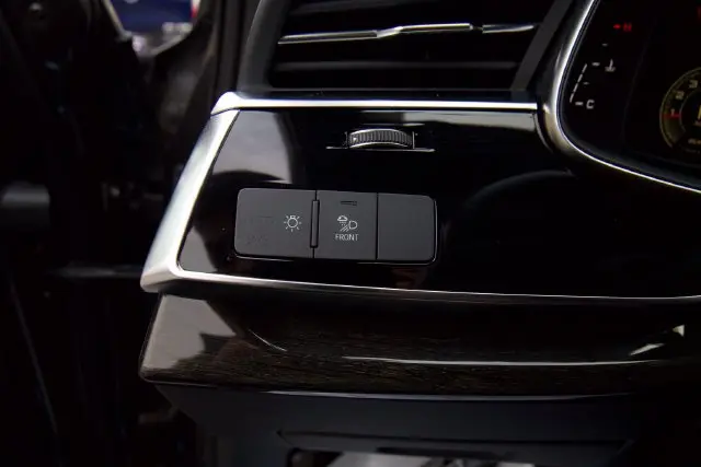2023 Audi Q7 - $31,855