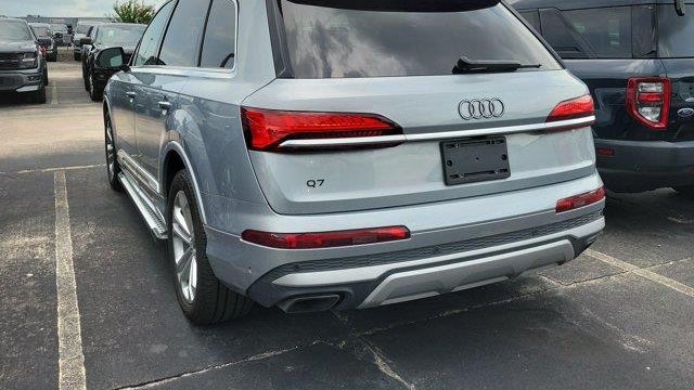 2025 Audi Q7 quattro Premium 45 TFSI