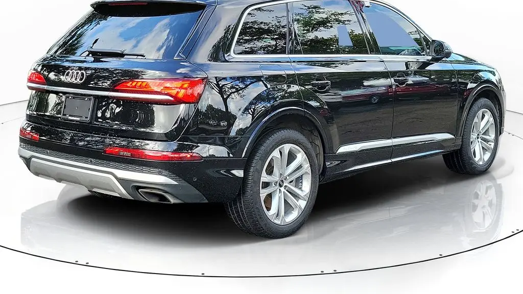 2025 Audi Q7 quattro Premium 45 TFSI