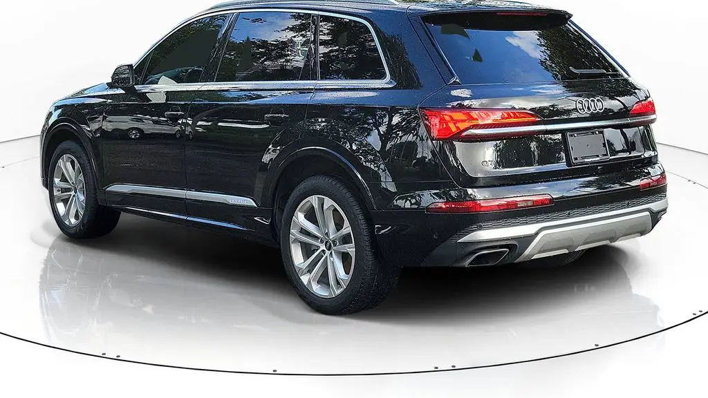 2025 Audi Q7 quattro Premium 45 TFSI