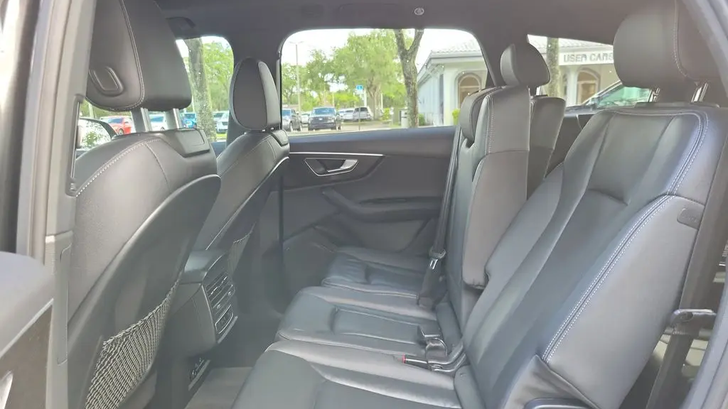 2025 Audi Q7 quattro Premium 45 TFSI