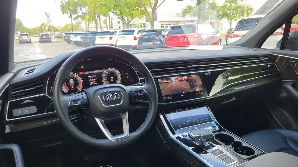 2025 Audi Q7 quattro Premium 45 TFSI