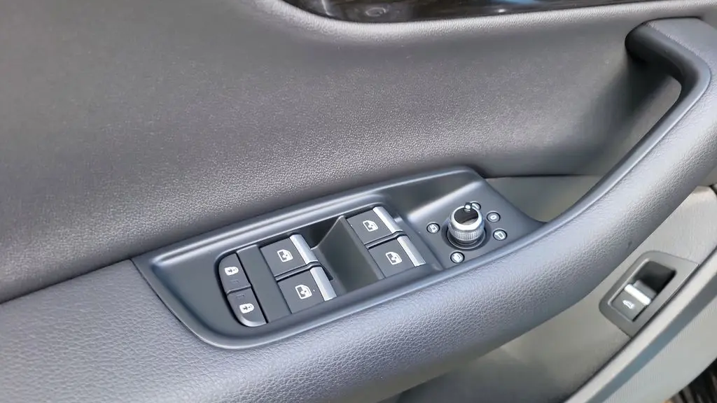 2025 Audi Q7 quattro Premium 45 TFSI