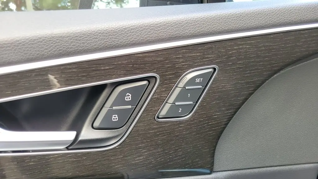 2025 Audi Q7 quattro Premium 45 TFSI