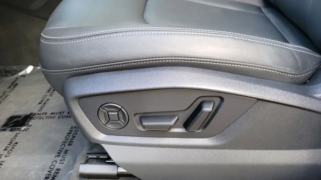 2025 Audi Q7 quattro Premium 45 TFSI