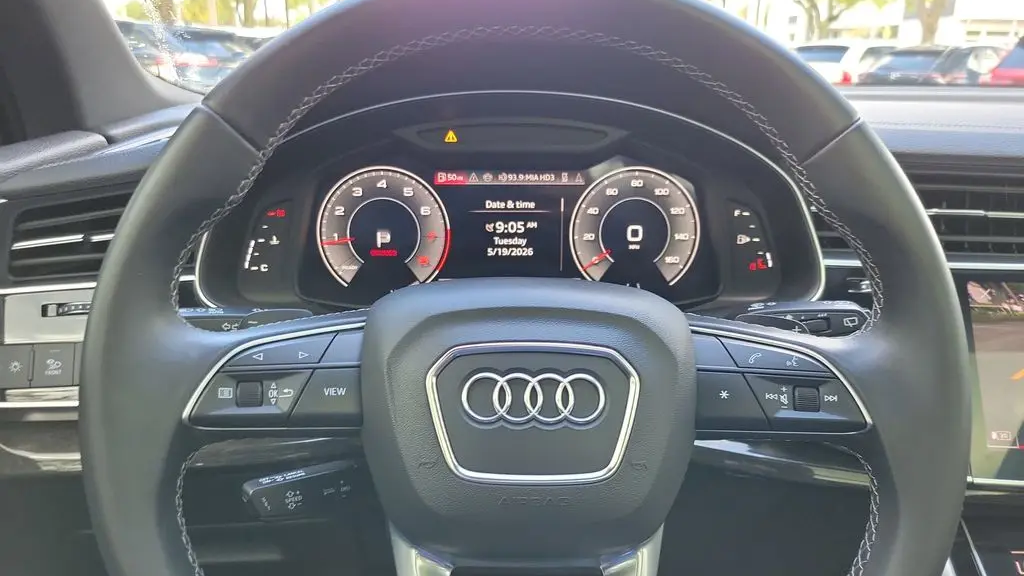2025 Audi Q7 quattro Premium 45 TFSI