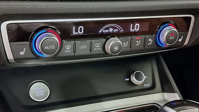 2020 Audi Q3 quattro Premium 45 TFSI
