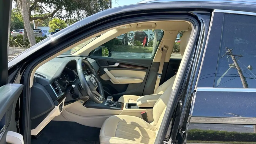2019 Audi Q5 quattro Premium 45 TFSI